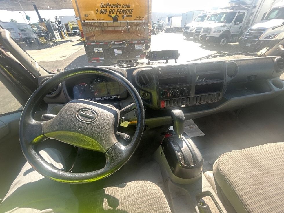 Refrigerated Truck-Light and Medium Duty Trucks-Hino-2020-195-Torrance-CA-166,071\n\t\tmiles-$ 39,500 - Image 18