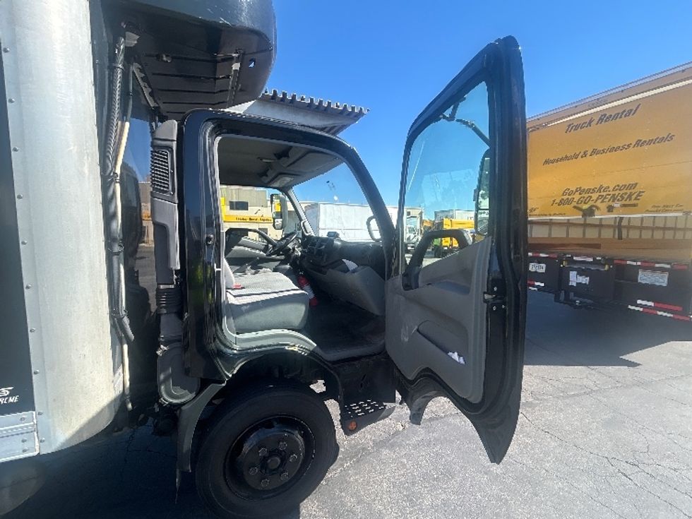 Refrigerated Truck-Light and Medium Duty Trucks-Hino-2020-195-Torrance-CA-166,071\n\t\tmiles-$ 39,500 - Image 20
