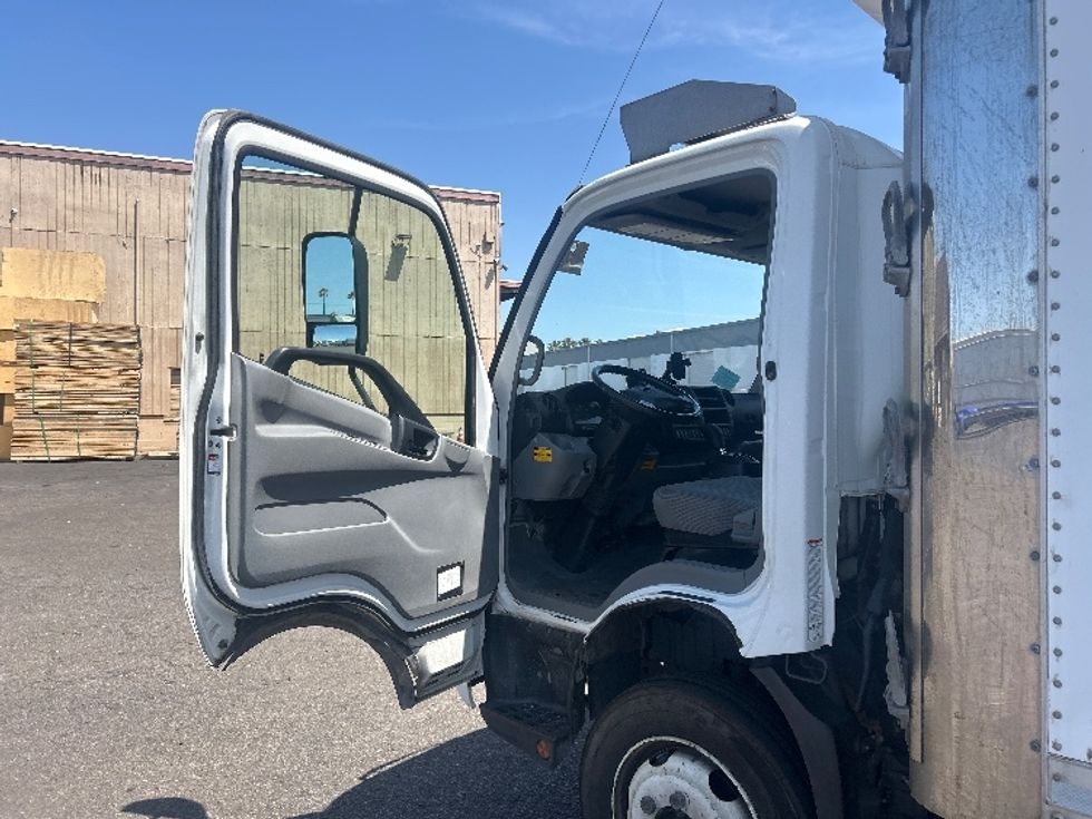 Refrigerated Truck-Light and Medium Duty Trucks-Hino-2020-195-Torrance-CA-186,813\n\t\tmiles-$ 37,500 - Image 16