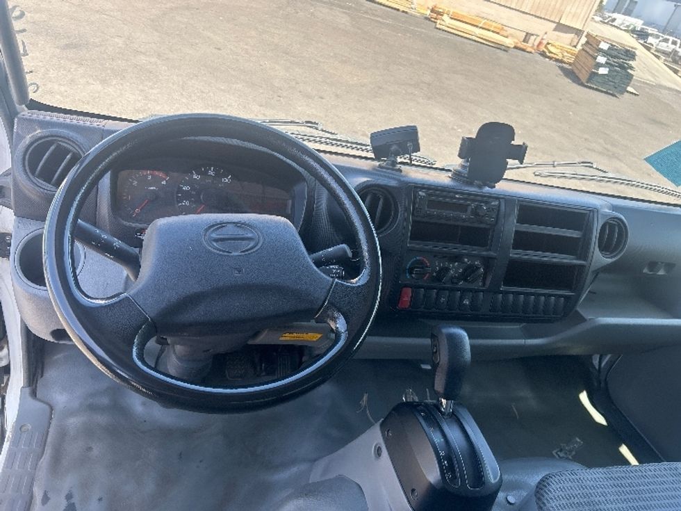 Refrigerated Truck-Light and Medium Duty Trucks-Hino-2020-195-Torrance-CA-186,813\n\t\tmiles-$ 37,500 - Image 18