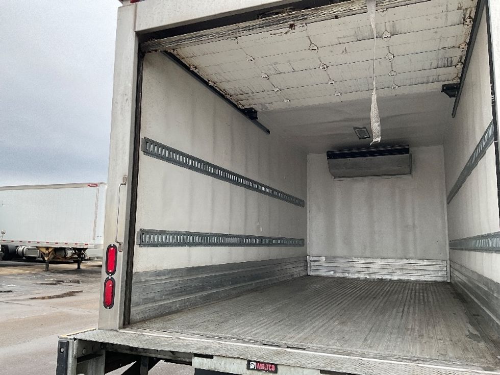 Refrigerated Truck-Light and Medium Duty Trucks-Hino-2020-195-Warren-MI-116,360\n\t\tmiles-$ 54,000 - Image 11