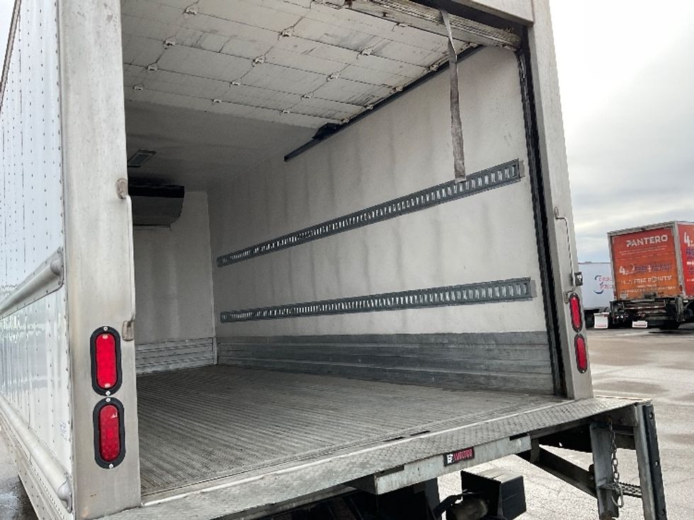 Refrigerated Truck-Light and Medium Duty Trucks-Hino-2020-195-Warren-MI-116,360\n\t\tmiles-$ 54,000 - Image 12