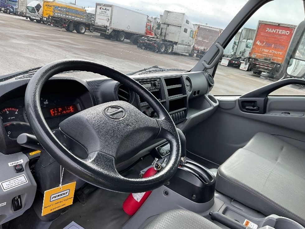 Refrigerated Truck-Light and Medium Duty Trucks-Hino-2020-195-Warren-MI-116,360\n\t\tmiles-$ 54,000 - Image 17