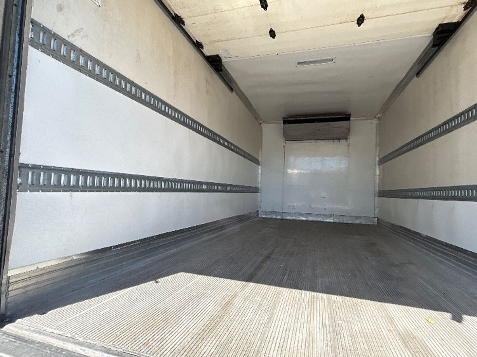 Refrigerated Truck-Light and Medium Duty Trucks-Hino-2020-195-West Babylon-NY-104,440\n\t\tmiles-$ 52,250 - Image 11