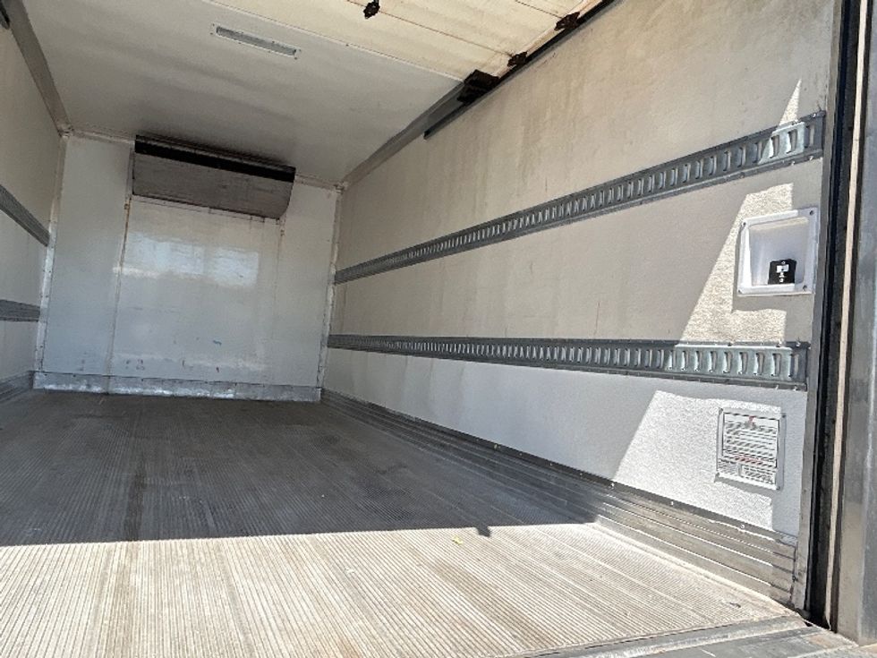 Refrigerated Truck-Light and Medium Duty Trucks-Hino-2020-195-West Babylon-NY-104,440\n\t\tmiles-$ 52,250 - Image 12