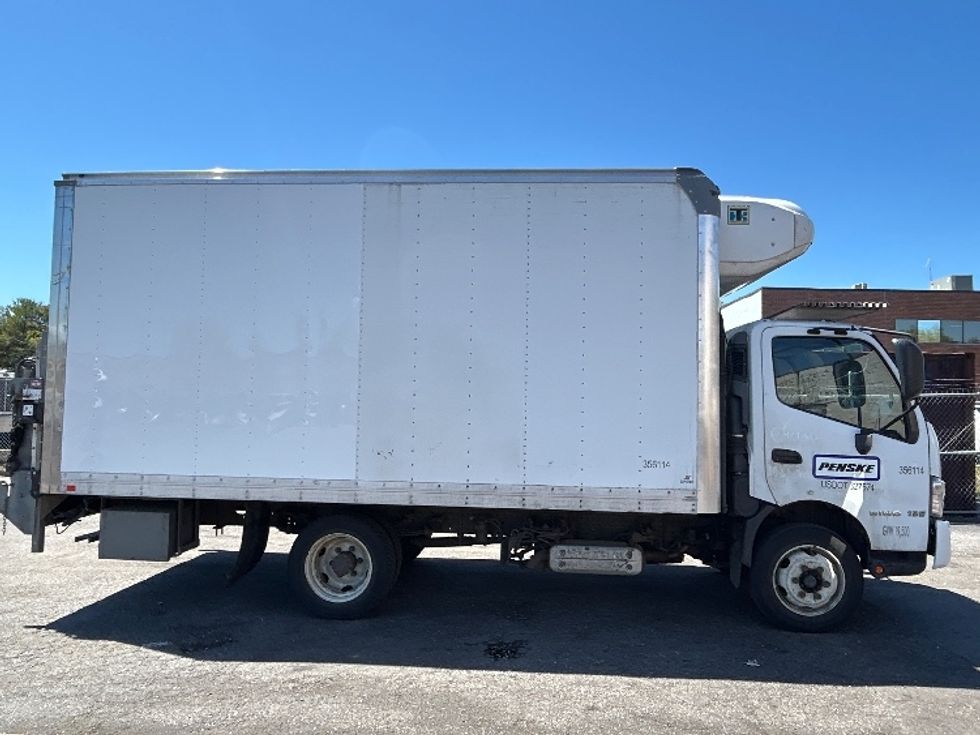 Refrigerated Truck-Light and Medium Duty Trucks-Hino-2020-195-West Babylon-NY-104,440\n\t\tmiles-$ 52,250 - Image 15