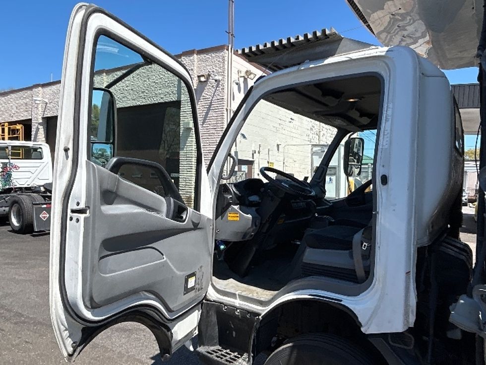 Refrigerated Truck-Light and Medium Duty Trucks-Hino-2020-195-West Babylon-NY-104,440\n\t\tmiles-$ 52,250 - Image 16