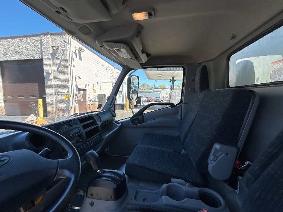 Refrigerated Truck-Light and Medium Duty Trucks-Hino-2020-195-West Babylon-NY-104,440\n\t\tmiles-$ 52,250 - Image 18