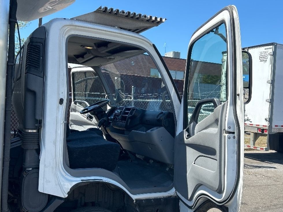 Refrigerated Truck-Light and Medium Duty Trucks-Hino-2020-195-West Babylon-NY-104,440\n\t\tmiles-$ 52,250 - Image 19