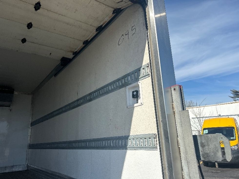 Refrigerated Truck-Light and Medium Duty Trucks-Hino-2020-195-West Babylon-NY-105,136\n\t\tmiles-$ 51,500 - Image 12