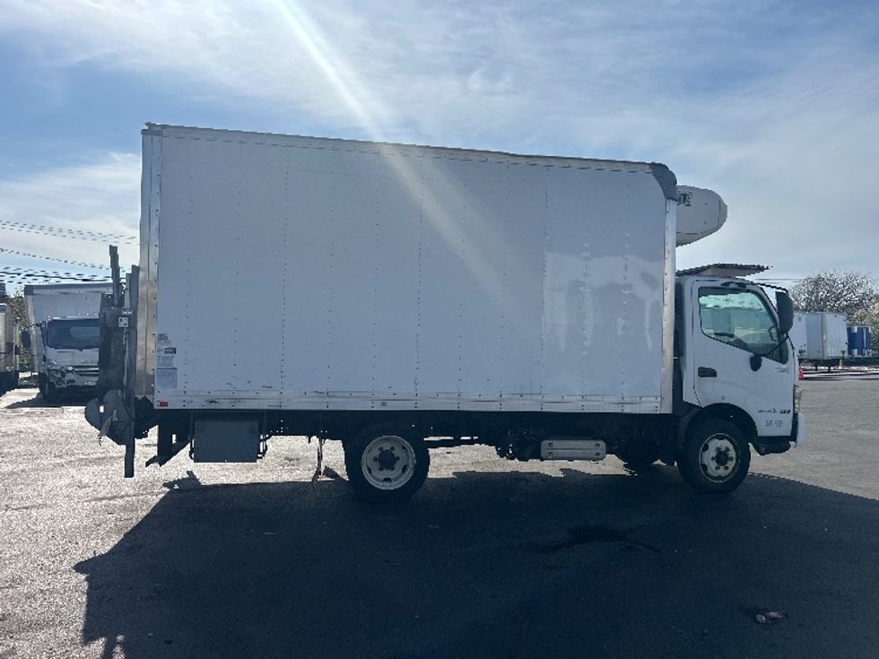 Refrigerated Truck-Light and Medium Duty Trucks-Hino-2020-195-West Babylon-NY-105,136\n\t\tmiles-$ 51,500 - Image 15