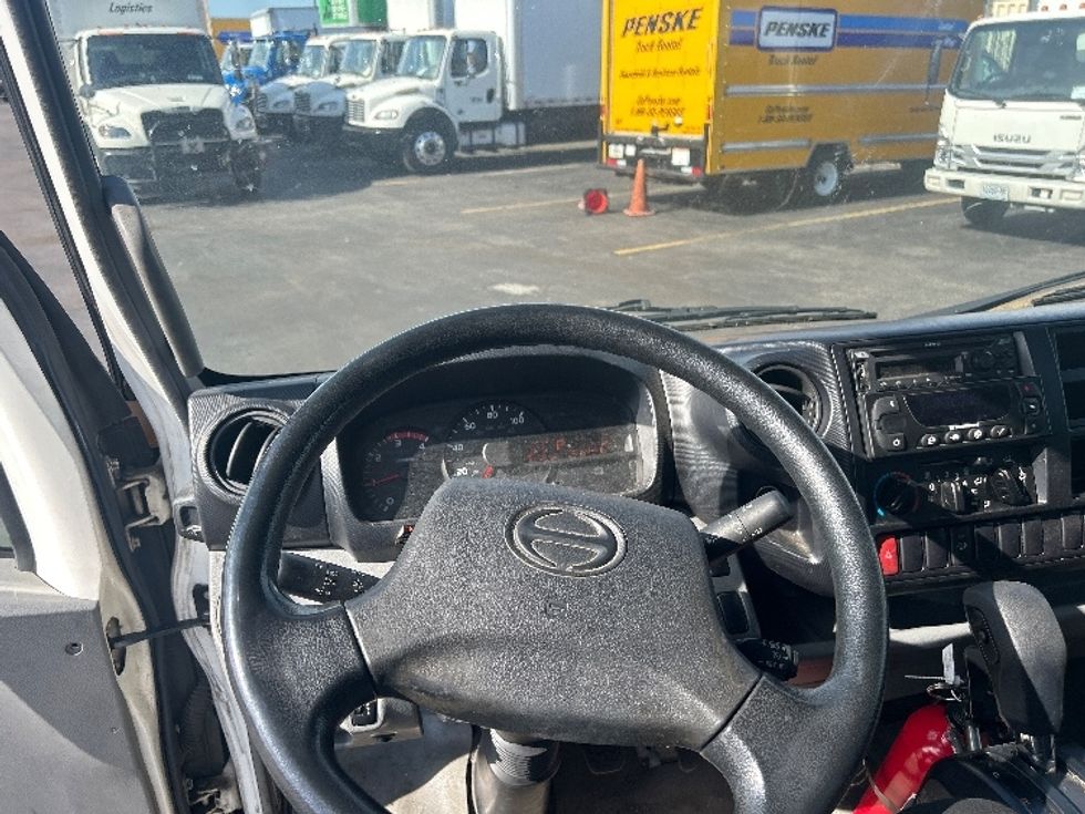 Refrigerated Truck-Light and Medium Duty Trucks-Hino-2020-195-West Babylon-NY-105,136\n\t\tmiles-$ 51,500 - Image 17
