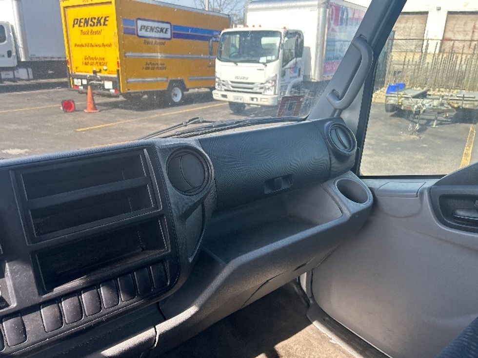 Refrigerated Truck-Light and Medium Duty Trucks-Hino-2020-195-West Babylon-NY-105,136\n\t\tmiles-$ 51,500 - Image 21