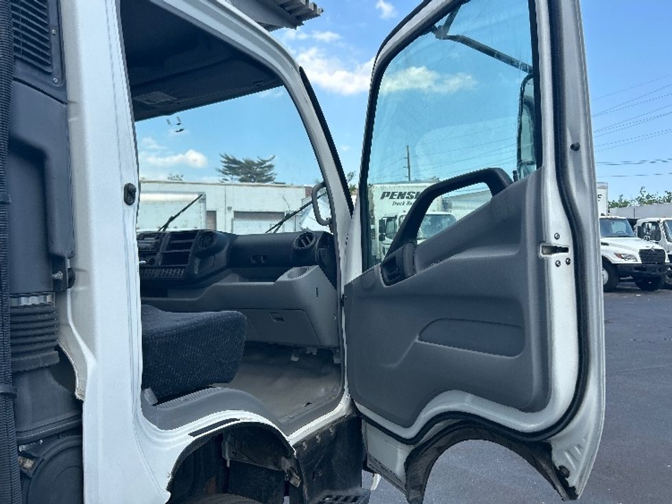 Refrigerated Truck-Light and Medium Duty Trucks-Hino-2020-195-West Babylon-NY-67,898\n\t\tmiles-$ 53,500 - Image 20