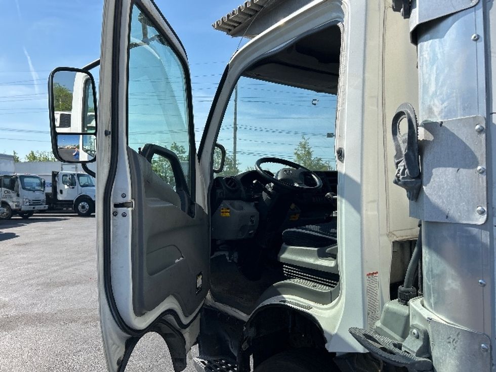 Refrigerated Truck-Light and Medium Duty Trucks-Hino-2020-195-West Babylon-NY-87,584\n\t\tmiles-$ 54,250 - Image 16