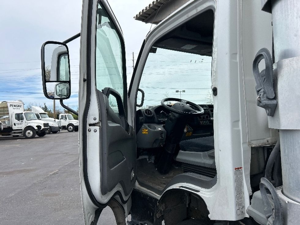 Refrigerated Truck-Light and Medium Duty Trucks-Hino-2020-195-West Babylon-NY-99,126\n\t\tmiles-$ 52,500 - Image 17