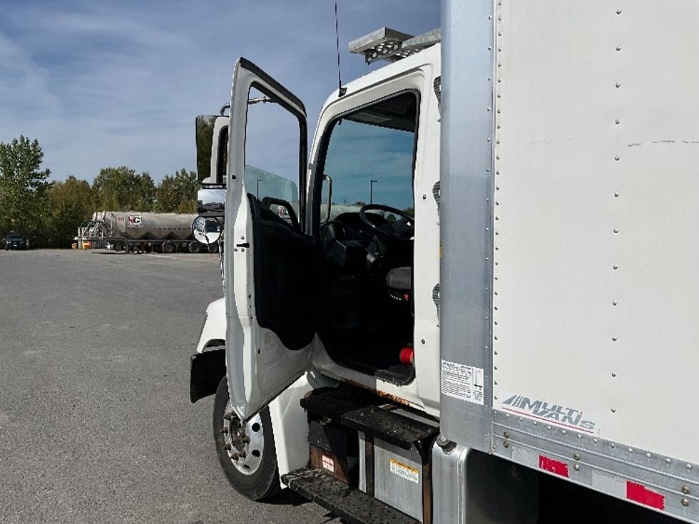 Refrigerated Truck-Light and Medium Duty Trucks-Hino-2020-258LP-Ottawa-ON-98,890\n\t\tkm-$ 89,250 - Image 16