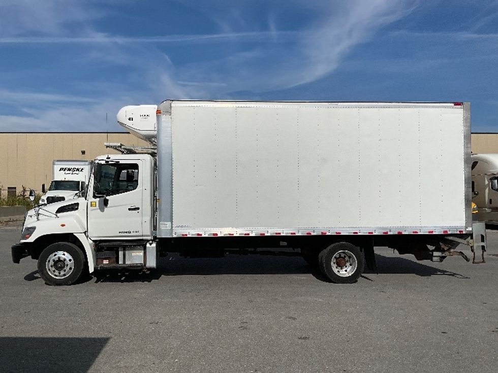 Refrigerated Truck-Light and Medium Duty Trucks-Hino-2020-258LP-Ottawa-ON-98,890\n\t\tkm-$ 89,250 - Image 4
