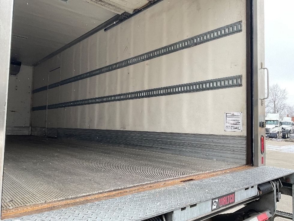 Refrigerated Truck-Light and Medium Duty Trucks-Hino-2020-268-Bloomington-IN-131,391\n\t\tmiles-$ 82,250 - Image 12