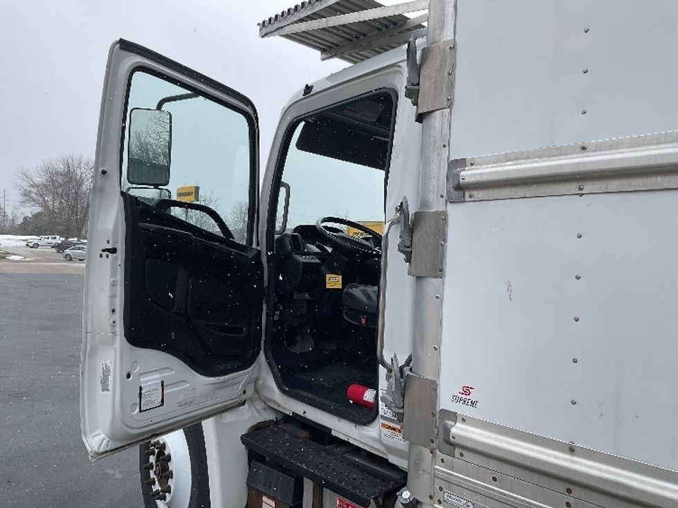 Refrigerated Truck-Light and Medium Duty Trucks-Hino-2020-268-Bloomington-IN-131,391\n\t\tmiles-$ 82,250 - Image 16