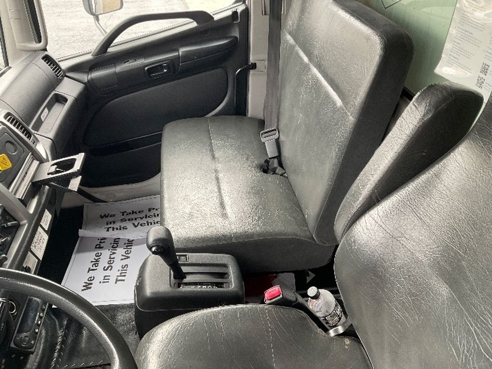 Refrigerated Truck-Light and Medium Duty Trucks-Hino-2020-268-Bloomington-IN-131,391\n\t\tmiles-$ 82,250 - Image 19