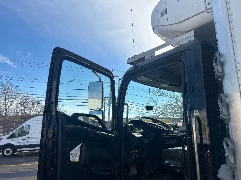 Refrigerated Truck-Light and Medium Duty Trucks-Hino-2020-268-Braintree-MA-226,109\n\t\tmiles-$ 36,500 - Image 16