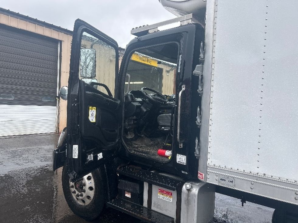 Refrigerated Truck-Light and Medium Duty Trucks-Hino-2020-268-Braintree-MA-232,469\n\t\tmiles-$ 35,750 - Image 16