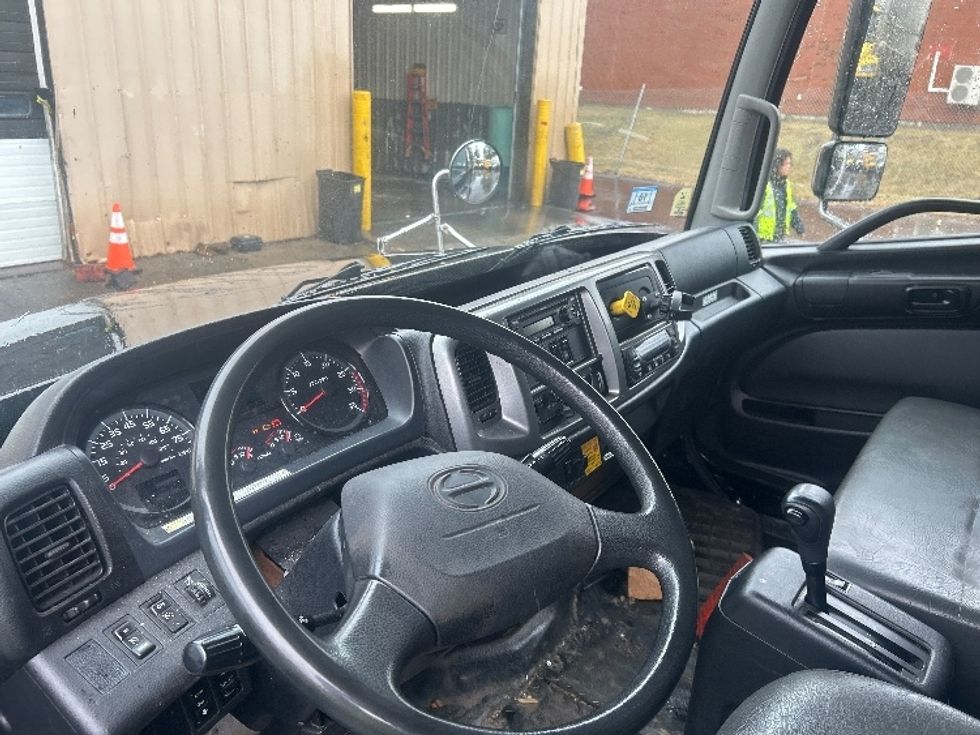 Refrigerated Truck-Light and Medium Duty Trucks-Hino-2020-268-Braintree-MA-232,469\n\t\tmiles-$ 35,750 - Image 17