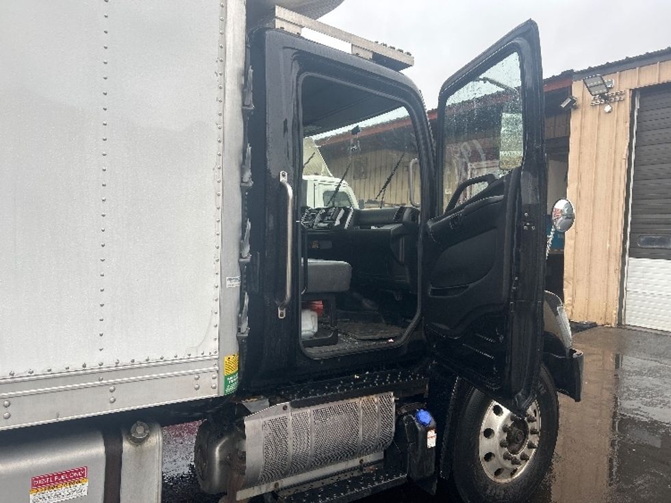 Refrigerated Truck-Light and Medium Duty Trucks-Hino-2020-268-Braintree-MA-232,469\n\t\tmiles-$ 35,750 - Image 20