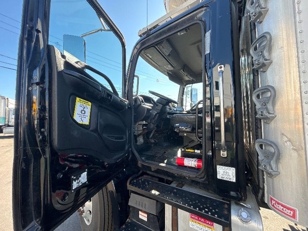 Refrigerated Truck-Light and Medium Duty Trucks-Hino-2020-268-Braintree-MA-253,466\n\t\tmiles-$ 33,250 - Image 16