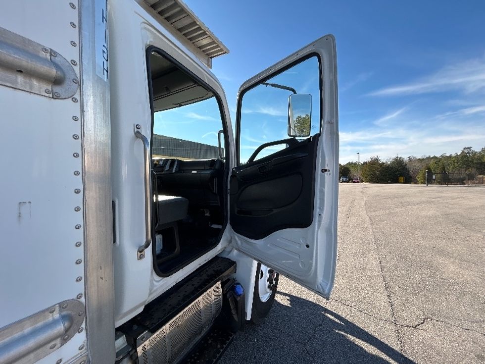 Refrigerated Truck-Light and Medium Duty Trucks-Hino-2020-268-Chester-VA-150,832\n\t\tmiles-$ 68,250 - Image 20
