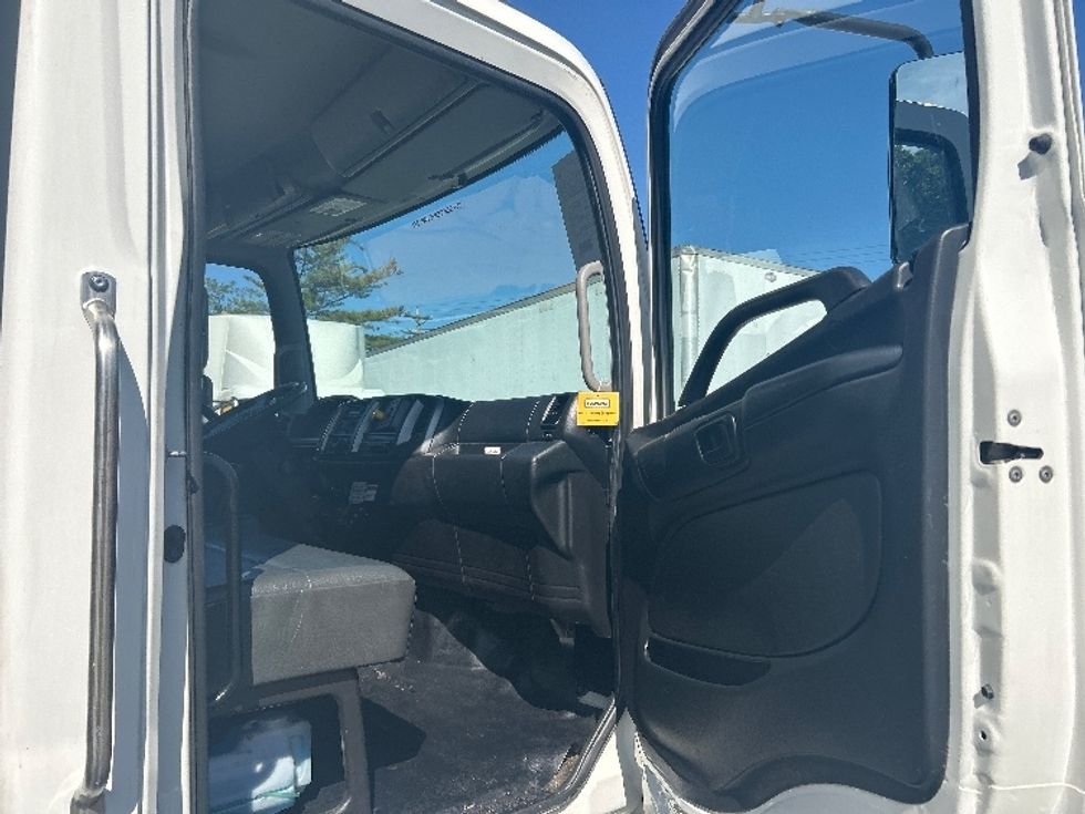 Refrigerated Truck-Light and Medium Duty Trucks-Hino-2020-268-Cranbury-NJ-205,360\n\t\tmiles-$ 55,000 - Image 20