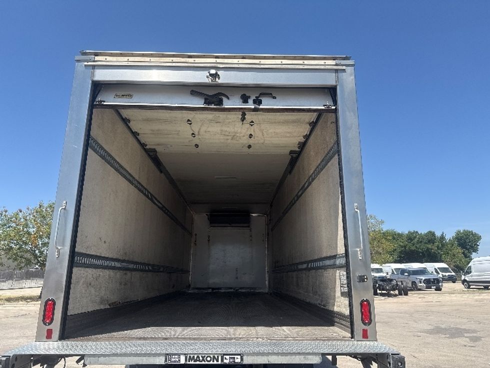 Refrigerated Truck-Light and Medium Duty Trucks-Hino-2020-268-Dallas-TX-298,348\n\t\tmiles-$ 43,000 - Image 8