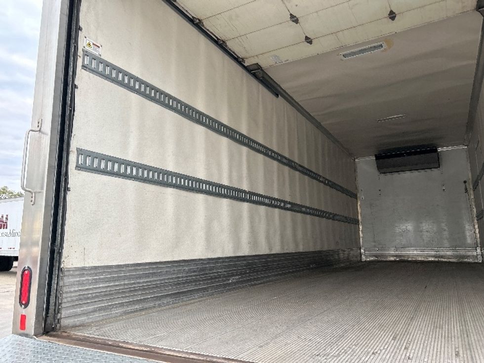 Refrigerated Truck-Light and Medium Duty Trucks-Hino-2020-268-Des Moines-IA-139,377\n\t\tmiles-$ 68,000 - Image 11