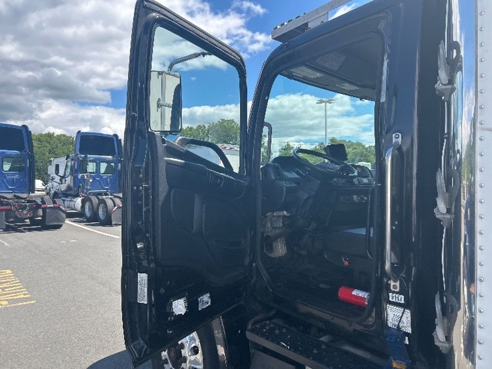 Refrigerated Truck-Light and Medium Duty Trucks-Hino-2020-268-Edison-NJ-125,320\n\t\tmiles-$ 59,500 - Image 16