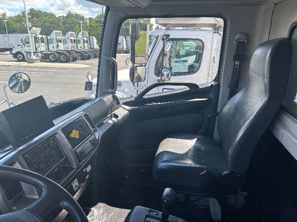 Refrigerated Truck-Light and Medium Duty Trucks-Hino-2020-268-Edison-NJ-125,320\n\t\tmiles-$ 59,500 - Image 19