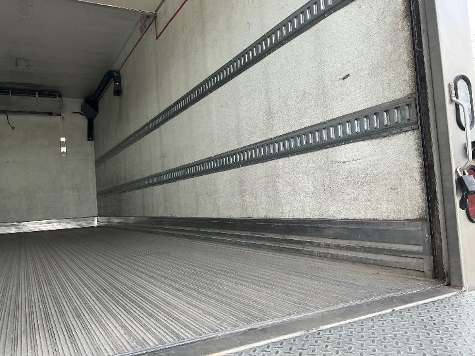 Refrigerated Truck-Light and Medium Duty Trucks-Hino-2020-268-Edmonton-AB-482,661\n\t\tkm-$ 55,250 - Image 13