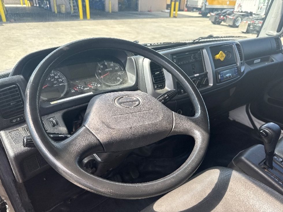 Refrigerated Truck-Light and Medium Duty Trucks-Hino-2020-268-Fontana-CA-134,590\n\t\tmiles-$ 61,750 - Image 18