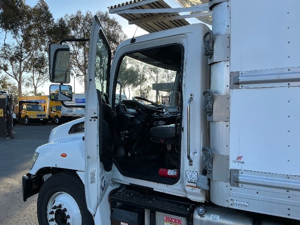 Refrigerated Truck-Light and Medium Duty Trucks-Hino-2020-268-Fontana-CA-177,402\n\t\tmiles-$ 64,750 - Image 16