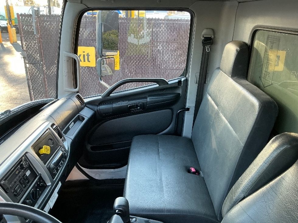 Refrigerated Truck-Light and Medium Duty Trucks-Hino-2020-268-Fontana-CA-177,402\n\t\tmiles-$ 64,750 - Image 19