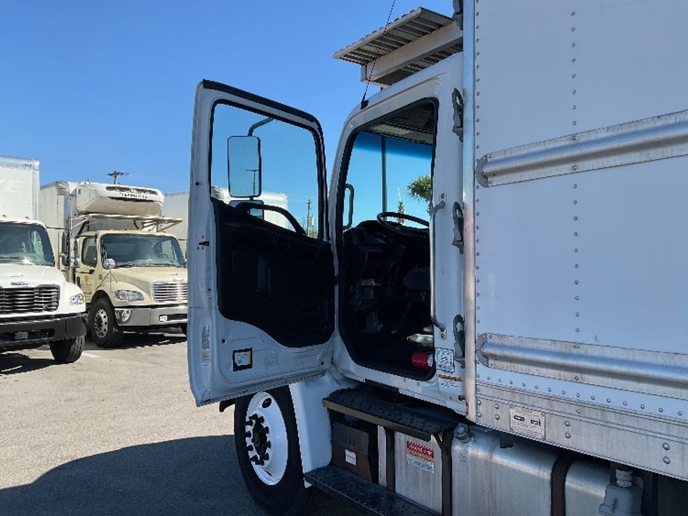 Refrigerated Truck-Light and Medium Duty Trucks-Hino-2020-268-Fort Myers-FL-199,371\n\t\tmiles-$ 57,500 - Image 16