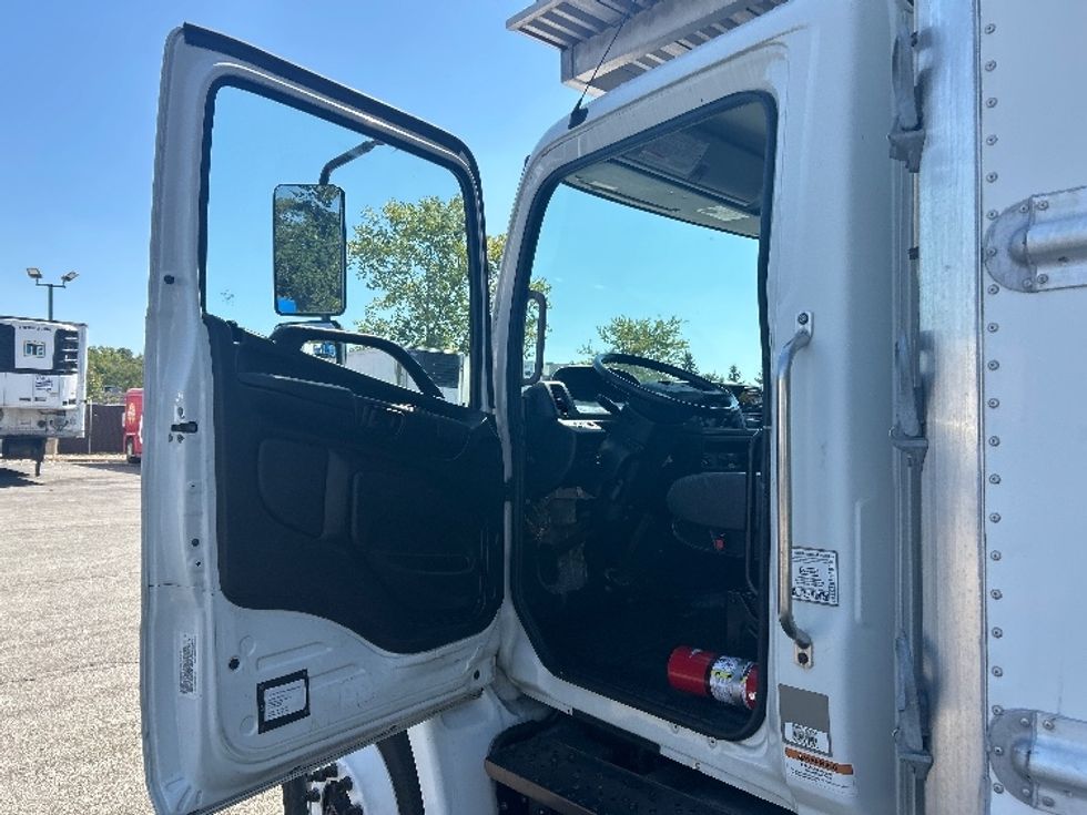 Refrigerated Truck-Light and Medium Duty Trucks-Hino-2020-268-Fort Wayne-IN-177,138\n\t\tmiles-$ 61,250 - Image 17