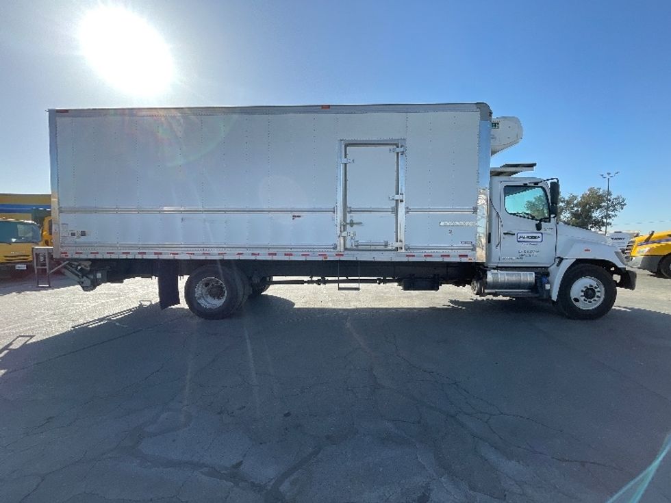 Refrigerated Truck-Light and Medium Duty Trucks-Hino-2020-268-Fresno-CA-141,911\n\t\tmiles-$ 70,250 - Image 14