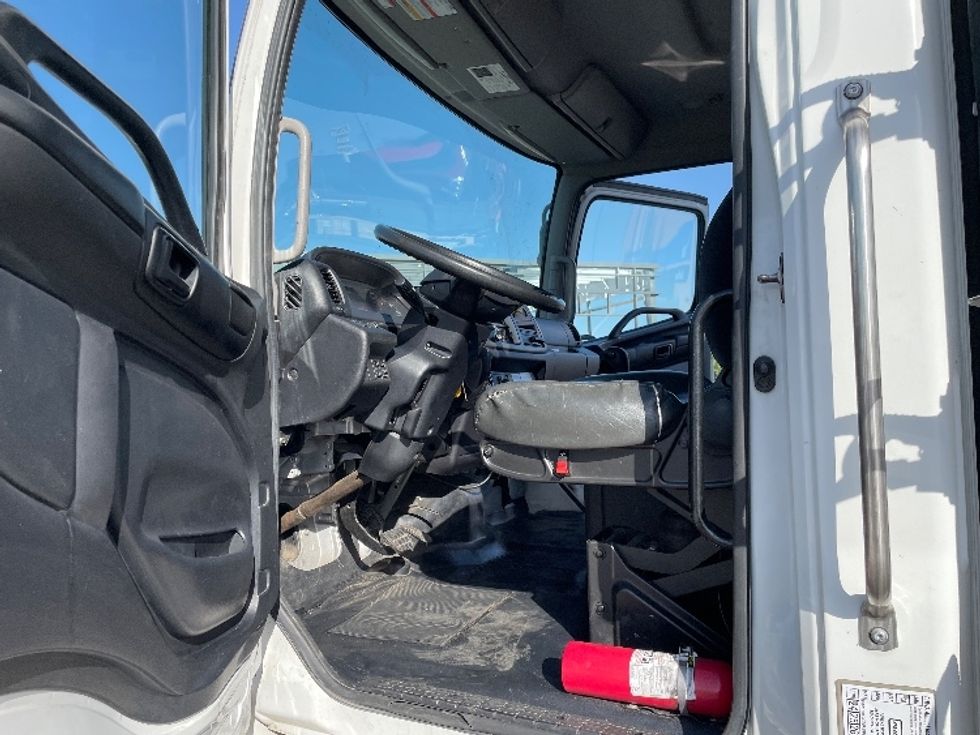 Refrigerated Truck-Light and Medium Duty Trucks-Hino-2020-268-Fresno-CA-141,911\n\t\tmiles-$ 70,250 - Image 15