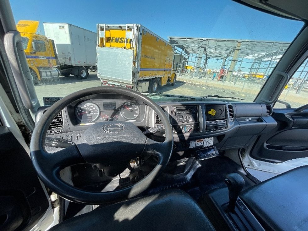 Refrigerated Truck-Light and Medium Duty Trucks-Hino-2020-268-Fresno-CA-141,911\n\t\tmiles-$ 70,250 - Image 17