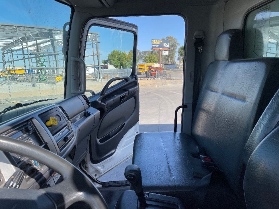 Refrigerated Truck-Light and Medium Duty Trucks-Hino-2020-268-Fresno-CA-141,911\n\t\tmiles-$ 70,250 - Image 18