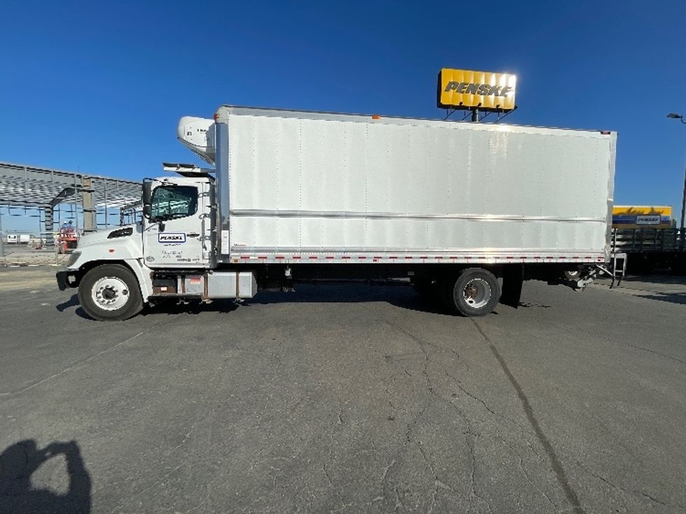 Refrigerated Truck-Light and Medium Duty Trucks-Hino-2020-268-Fresno-CA-141,911\n\t\tmiles-$ 70,250 - Image 4