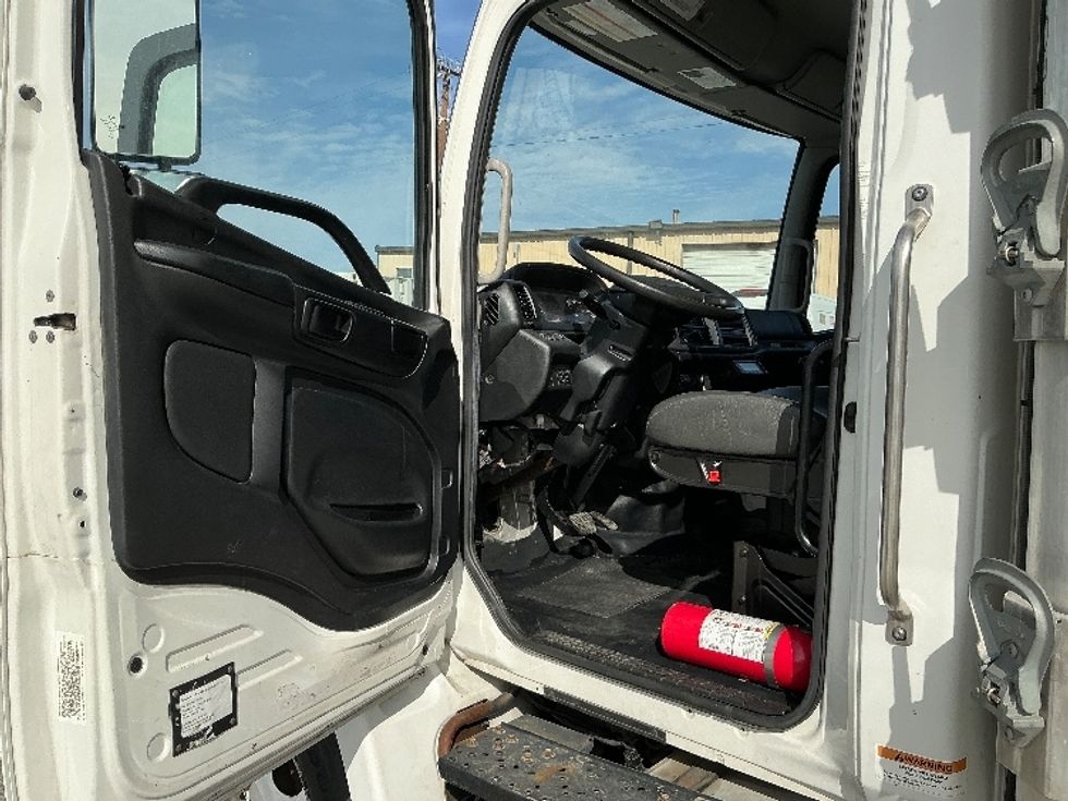 Refrigerated Truck-Light and Medium Duty Trucks-Hino-2020-268-Garden City-GA-179,582\n\t\tmiles-$ 62,250 - Image 13