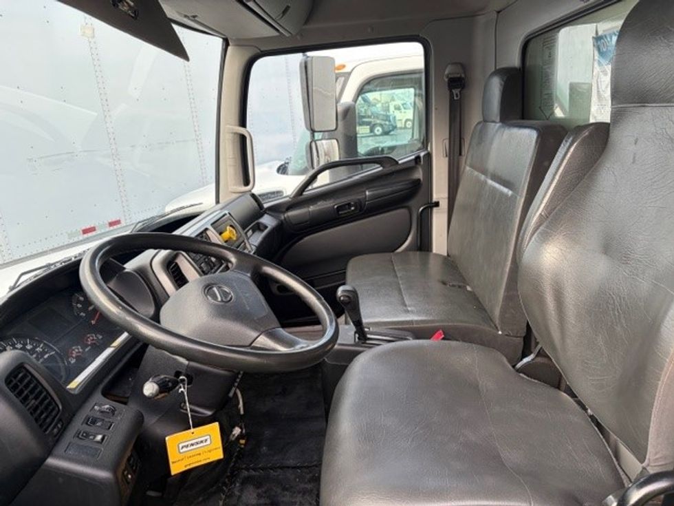 Refrigerated Truck-Light and Medium Duty Trucks-Hino-2020-268-Indianapolis-IN-149,569\n\t\tmiles-$ 65,750 - Image 17