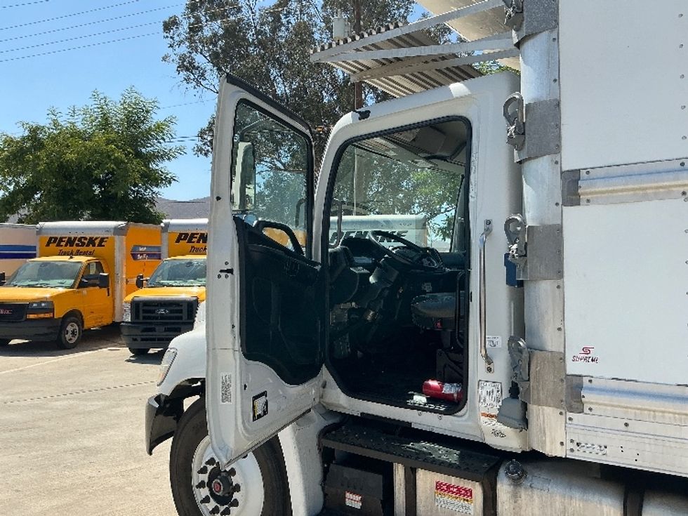 Refrigerated Truck-Light and Medium Duty Trucks-Hino-2020-268-Jurupa Valley-CA-145,917\n\t\tmiles-$ 70,500 - Image 16